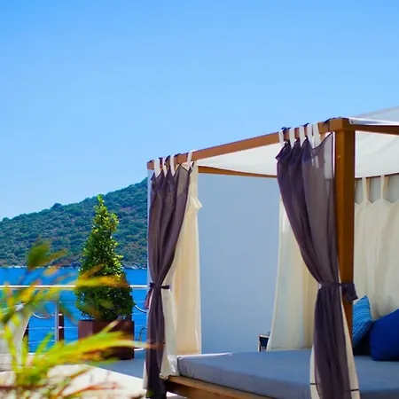 Otel Doria Yacht Club 4*